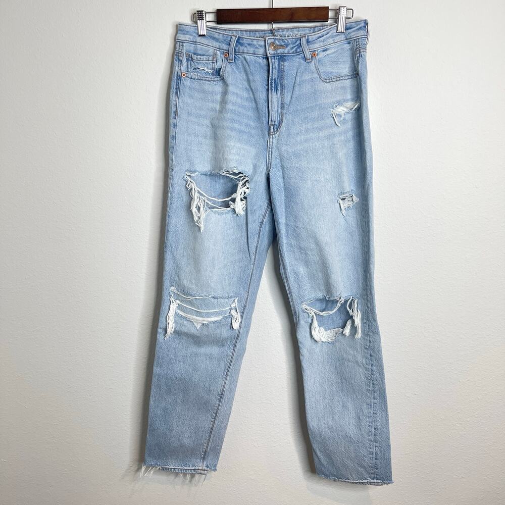 American Eagle Real Good Mom Jeans Light Wash Distressed Denim Size 10 Long
